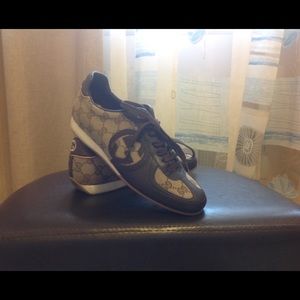 Gucci tennis shoes